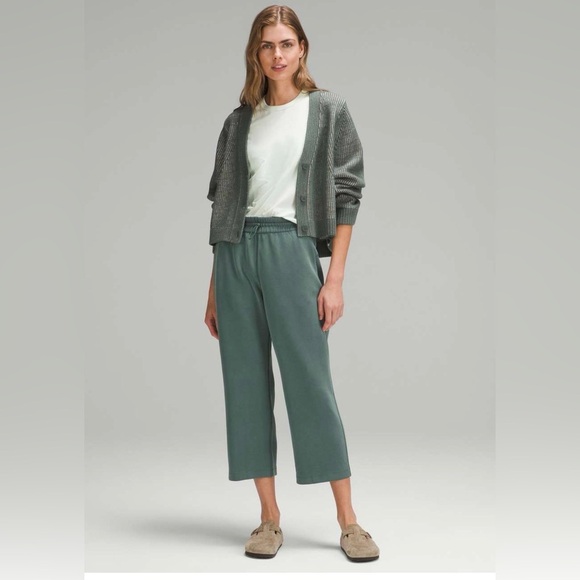 lululemon athletica Pants - lululemon Softstreme Cropped Pant Dark Forest Size 4, 24”